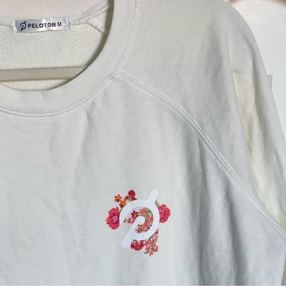 Peloton Oversized Everyday Cream Pink Floral Crewneck Sweatshirt 35001 - Picture 6 of 16